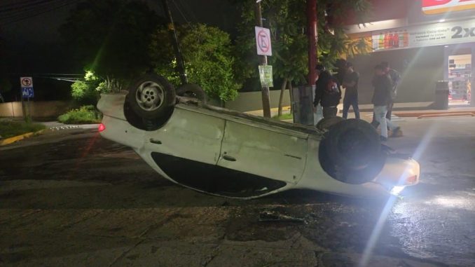 Accidente de tránsito tipo volcadura es atendido por Policía Municipal al oriente de la ciudad