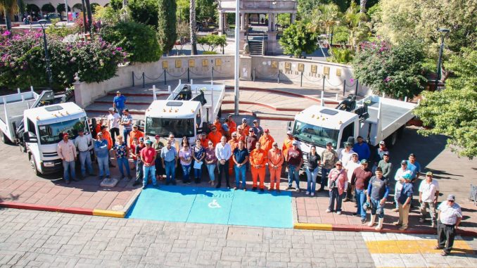 🚛✅️Entrega de grúas para Servicios Públicos