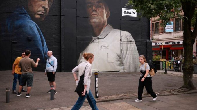 Muere un hombre al caer de una grada durante un concierto de Oasis en Londres