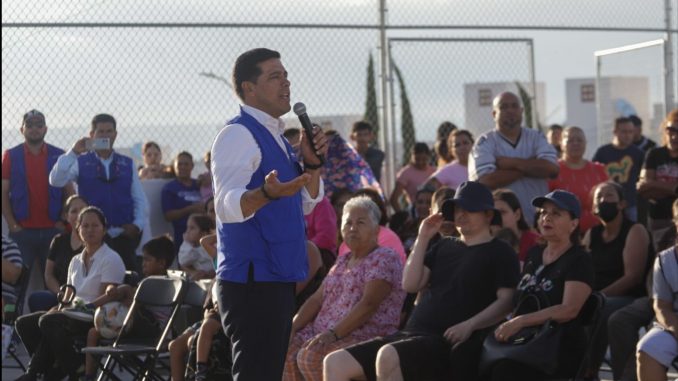 Familias de Villa Loma Dorada cuentan con nuevo parque con cancha de usos múltiples: Leo Montañez