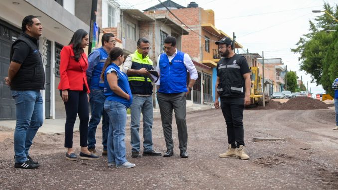 Supervisa Leo Montañez avance en la rehabilitación de las calles Pedro Coronel y Carlos Fuentes Mares