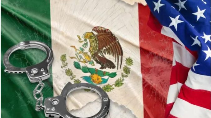 México extradita a EU a 26 reos con vínculos criminales