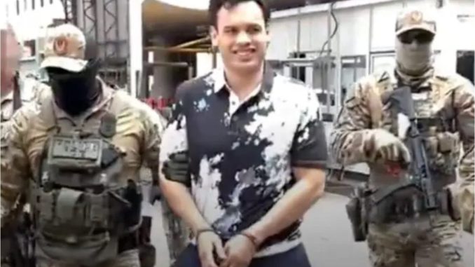 Difunden video de Julio César Chávez Jr. al ser deportado de EU a México