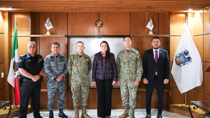 Gobernadora Tere Jiménez se reúne con nuevo Comandante de la V Región Militar para reforzar Seguridad en ña zona centro-occidente