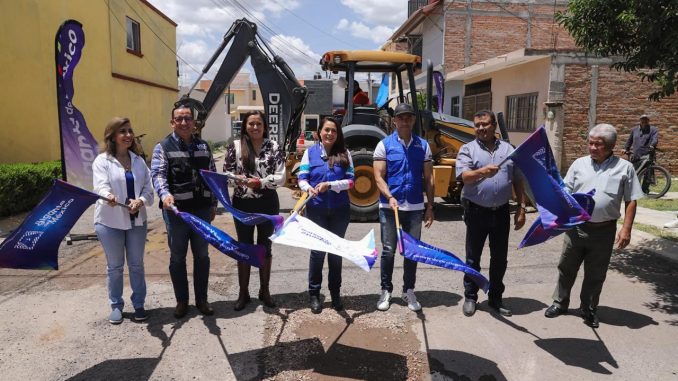 Gobernadora Tere Jiménez arranca rehabilitación de calles con concreto hidráulico en Pabellón de Arteaga