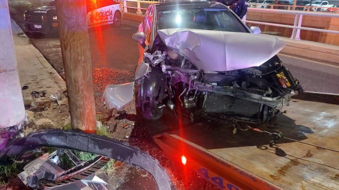 Policía Vial atiende percance contra objeto fijo en Av. Aguascalientes