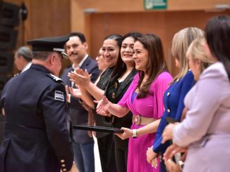 Reconocen a Antonio Martínez Romo, Secretario de Seguridad, por 40 años de Servicio