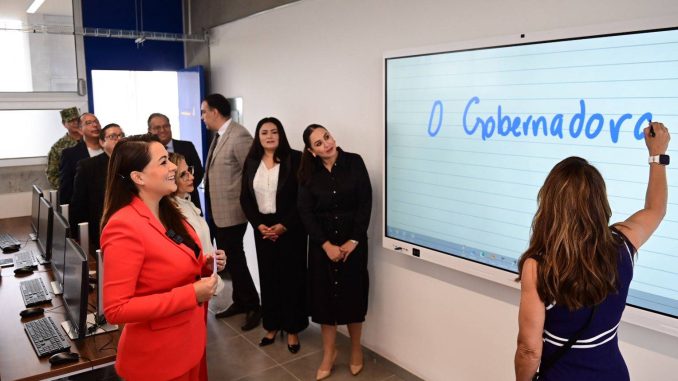 Inaugura Gobernadora Tere Jiménez nuevo Bachillerato de la Universidad Autónoma de Aguascalientes en Rincón de Romos