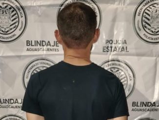 Tras persecución a pie tierra Policías Estatales detienen a sujeto que sustrajo prendas de vestir de una tienda departamental ubicada en el centro comercial ALTARIA
