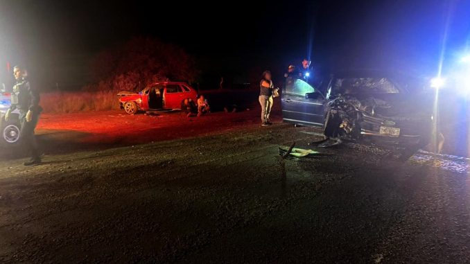 Policías Estatales de Aguascalientes atienden reporte de accidente tipo choque frontal que se registró sobre la carretera estatal número 126 que une las comunidades de Jilotepec y San Vicente