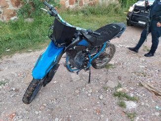 Policías Estatales en coordinación con preventivos de San José de Gracia recuperan moto robada minutos antes