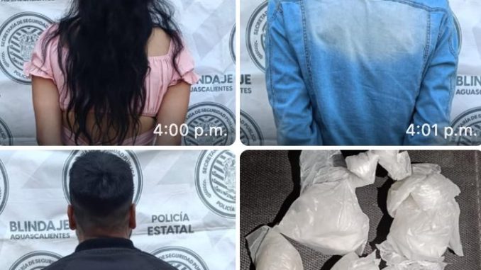 Tres personas fueron detenidas por Uniformados de la Policía Estatal en posesión de sustancia granulada con las características del cristal