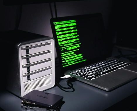 EE.UU. utilizará software de espionaje israelí para el control de la migración