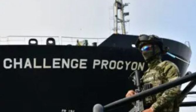 Fueron 14 empresarios y marinos detenidos por huachicol, confirma Harfuch