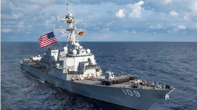 Venezuela asegura que buque destructor de EE.UU. abordó de manera "ilegal" una embarcación