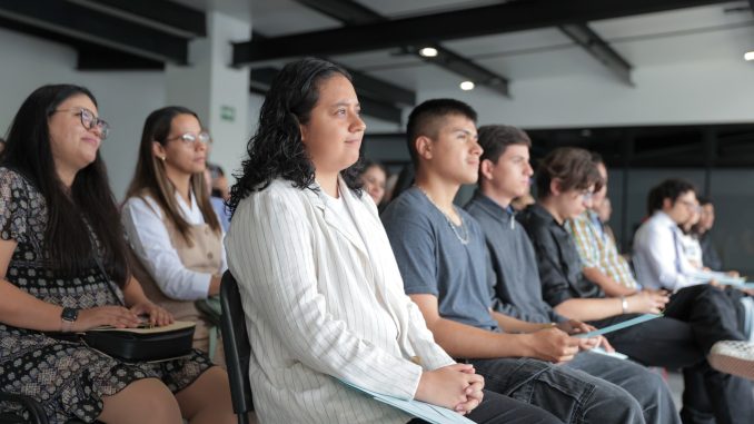 Alumnos de la UAA impactan a más de 2 mil 500 jóvenes a través de Tutoría de Pares