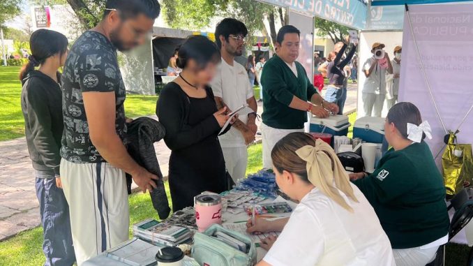 Brindó IMSS Aguascalientes chequeos y detecciones a estudiantes universitarios