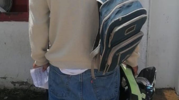 Policías Estatales detienen a motociclista que manejaba su unidad con permiso para circular sin placas apócrifo