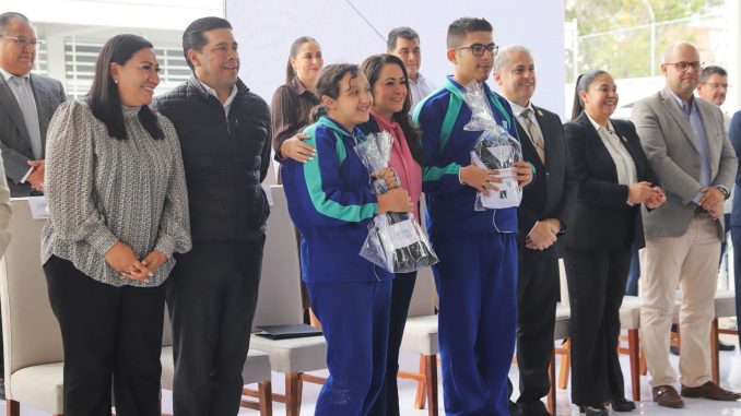 Gobernadora Tere Jiménez arranca el ciclo escolar con la entrega de nueva Primaria y Jardín de Niños en Lomas de San Jorge