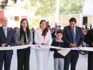 Gobernadora Tere Jiménez entrega obras que mejoran la Primaria "Niños Héroes" de Jesús María