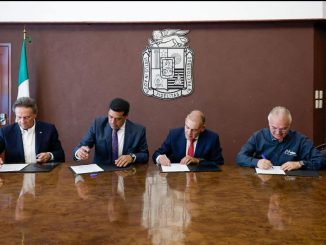 Firma Leo Montañez Convenio de colaboración de impulso al reúso del agua
