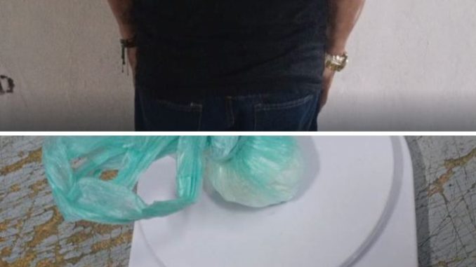 Policía Municipal detiene a un hombre en posesión de enervantes en calles de la colonia José López Portillo