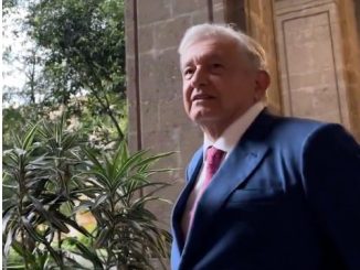 AMLO se hace presente en la FIL Zócalo