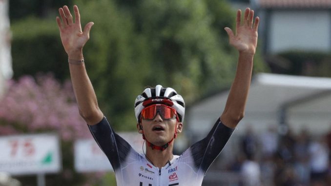 Isaac del Toro, nominado al premio Vélo d´Or 2025