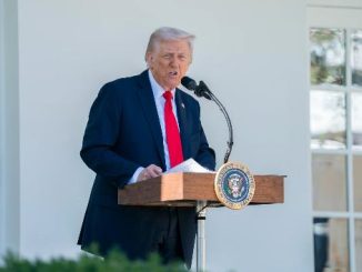 Trump dice que Petro es un "matón" y un "mal tipo" que fabrica "muchas drogas"