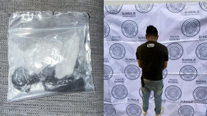 Policías Estatales de Aguascalientes detienen a sujeto en poder de un envoltorio que contenía sustancia granulada al parecer cristal
