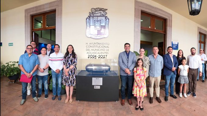 Coloca Leo Montañez Cápsula del Tiempo con motivo del 450 Aniversario de la Ciudad