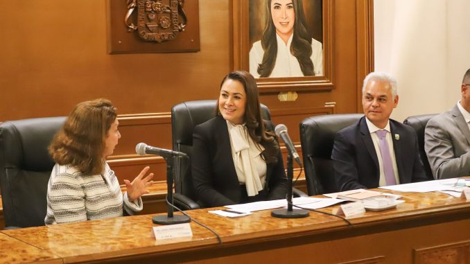 Reconocen a Tere Jiménez por impulsar acciones para el uso responsable y cuidado del agua