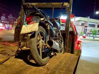 Elementos de la Policía Estatal detectan motocicleta con placa sobrepuesta