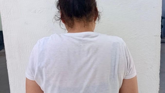Policías Estatales detienen a Mujer durante el Operativo Pescador por el delito de robo en la ciudad capital