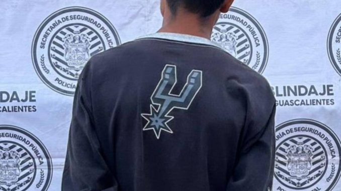 Policías Estatales y preventivos de la Policía Metropolitana logran la detención de una persona en poder de un arma prohibida en VNSA
