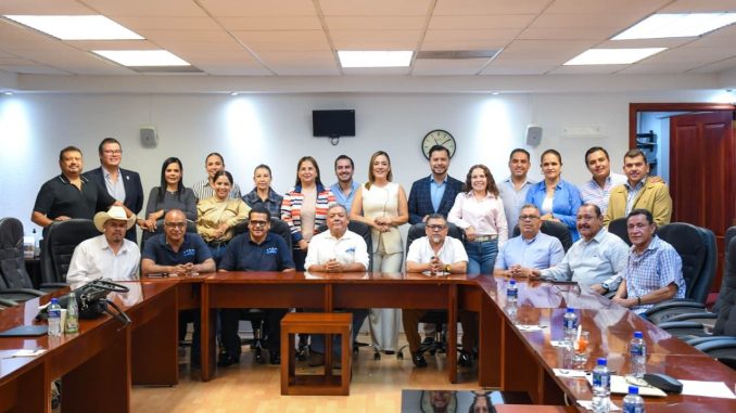 GPPAN del Congreso de Aguascalientes se reunió con gremio de taxistas