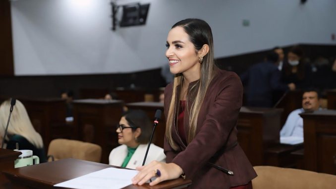 Diputada Ana Gómez presenta iniciativa para sancionar inasistencias con descuentos salariales