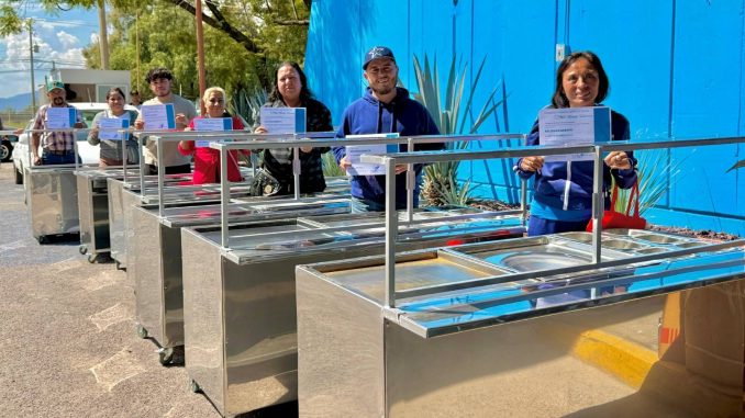 Gobierno del Estado apoya a familias de Aguascalientes con equipo y capacitación pata iniciar sus negocios