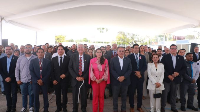 Gobernadora Tere Jiménez encabeza entrega de un tractocamión y simulador electrónico; mejorarán la capacitación de Operadores del transporte