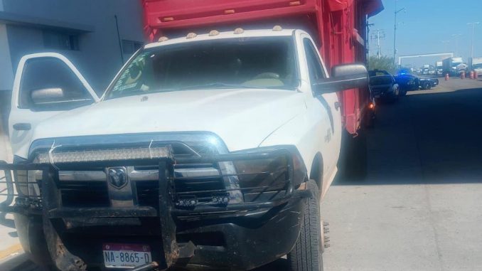 Policías Estatales aseguran vehículo con placas sobrepuestas en la carretera federal 45 sur en la comunidad de Peñuelas