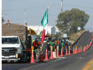 Bloqueo de productores agrícolas: liberan tramos carreteros y plazas de cobro