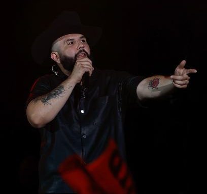 Carín León se solidariza con víctimas de incendio en Hermosillo
