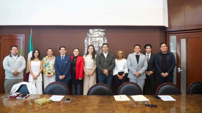 Toma Leo Montañez Protesta a integrantes del Consejo Municipal de la Juventud de Aguascalientes