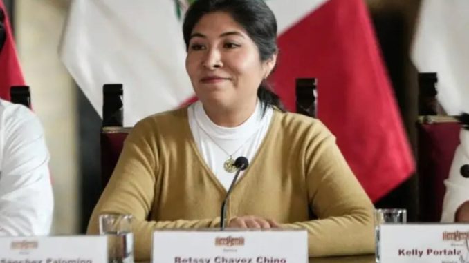 Betssy Chávez 'no puede viajar a México': presidente de Perú sobre exfuncionaria asilada