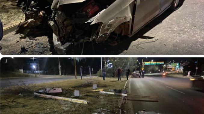 Policía Vial atiende accidente contra objeto fijo en Av. Aguascalientes