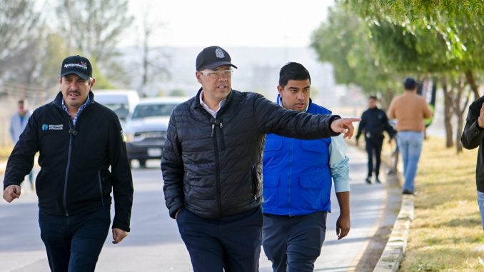Encabeza Leo Montañez mega operativo de desmalezado en Av. Guadalupe González