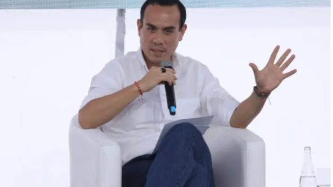 Presidente de Perú no descarta ingresar a Embajada de México para detener ex primera ministra