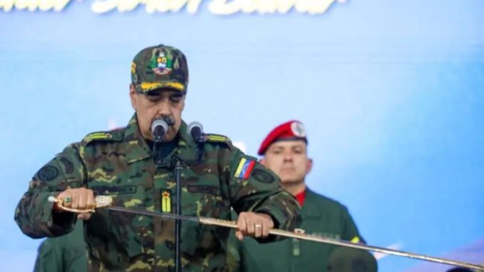 'Prohibido fallar en esta coyuntura decisiva': Maduro ante miles de simpatizantes