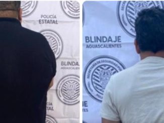 Dos personas en vehículo con reporte de robo en el Estado de Jalisco y en poder de envoltorios con sustancias al parecer ilícitas fueron detenidos por Policías Estatales