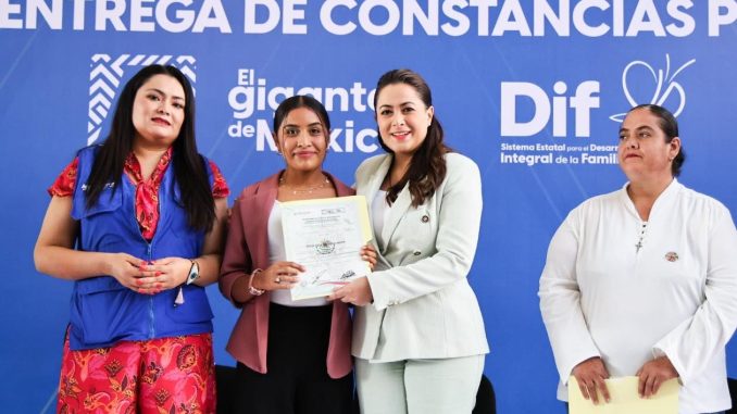 Gobernadora Tere Jiménez entregó mobiliario para fortalecer los comedores escolares y comunitarios